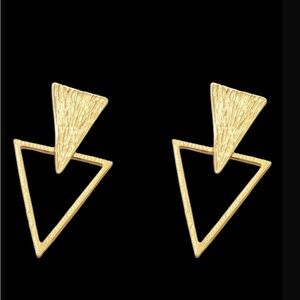 💰Bundle 3 for $15 💰🔆❗️Gold Triangle Earrings Price Firm unless bundled